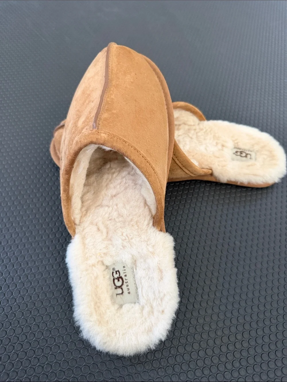 UGG Men's Chestnut Suede Shearling-Lined Slippers Size 10 Men’s Great Condition